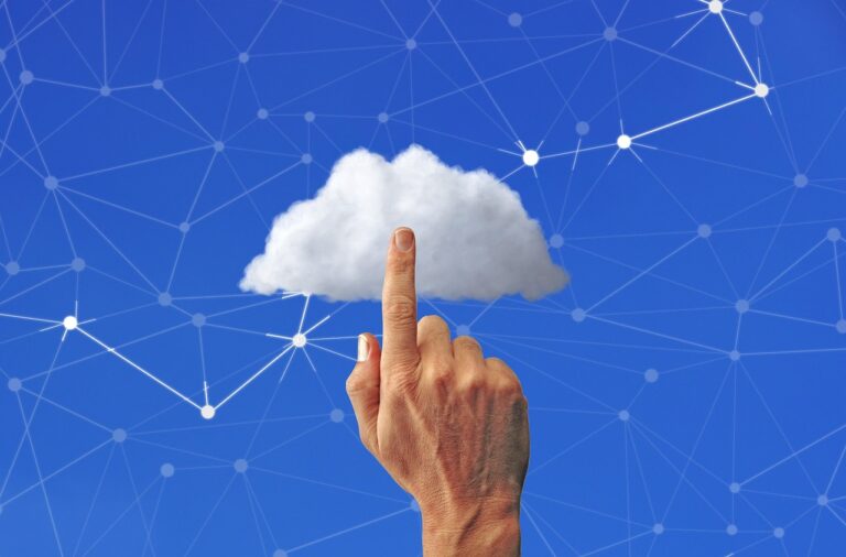 Salesforce Data Cloudを活用したアパレル業界のパートナーシップ成功事例は？